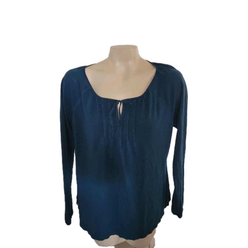 Eddie Bauer Knit Top L Long Sleeve Blue Round Neck Embroidered Front Blouse Cozy